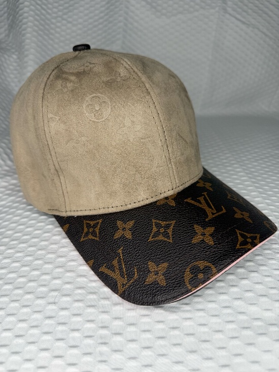 Louis Vuitton Other - LOUIS VUITTON CAP OU PAS MONOGRAM CANVAS AND SUEDE CAP EXCELLENT